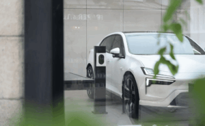 Duże przedsiębiorstwa z obowiązkiem instalacji stacji ładowania od 2025 roku - BLOG - greenkick