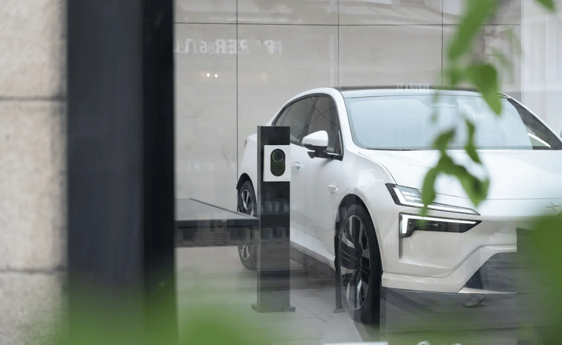 Duże przedsiębiorstwa z obowiązkiem instalacji stacji ładowania od 2025 roku - BLOG - greenkick