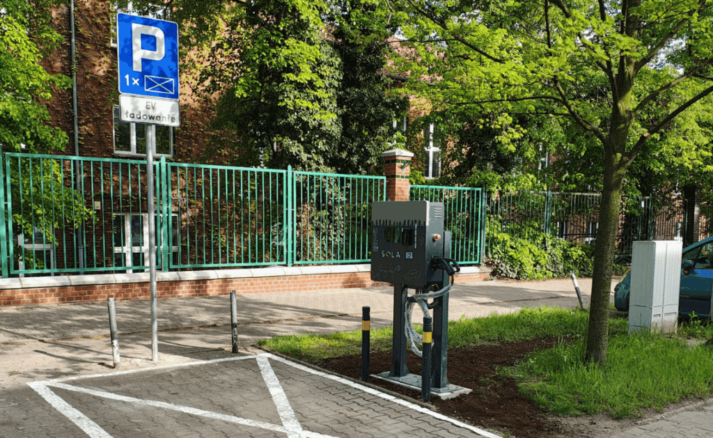 Montaż stacji ładowania na terenie należącym do miasta - BLOG - Greenkick