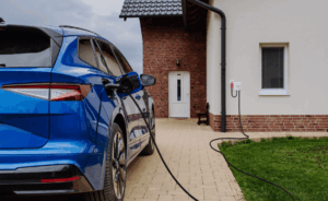 Czy gniazdo siłowe z mobilną ładowarką to punkt ładowania pojazdu elektrycznego - BLOG - Greenkick