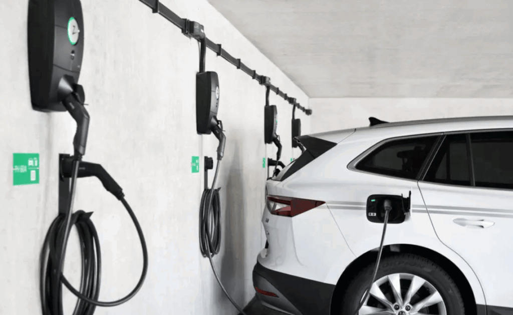 Rewolucja dla właścicieli mieszkań instalacja ładowarki do samochodu elektrycznego bez zgody wspólnoty - Greenkick