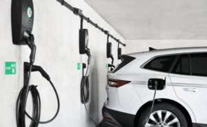 Rewolucja dla właścicieli mieszkań instalacja ładowarki do samochodu elektrycznego bez zgody wspólnoty - Greenkick