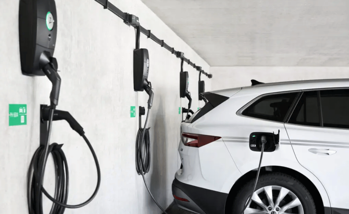 Rewolucja dla właścicieli mieszkań instalacja ładowarki do samochodu elektrycznego bez zgody wspólnoty - Greenkick