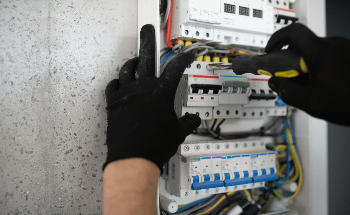 Czy stacje ładowania samochodów elektrycznych muszą mieć wyłączniki różnicowoprądowe - BLOG - Greenkick (1)