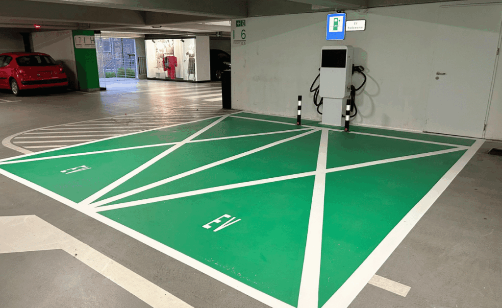 Oznakowanie stacji ładowania decyduje o legalności, funkcjonalności i realnym działaniu infrastruktury - BLOG - Greenkick
