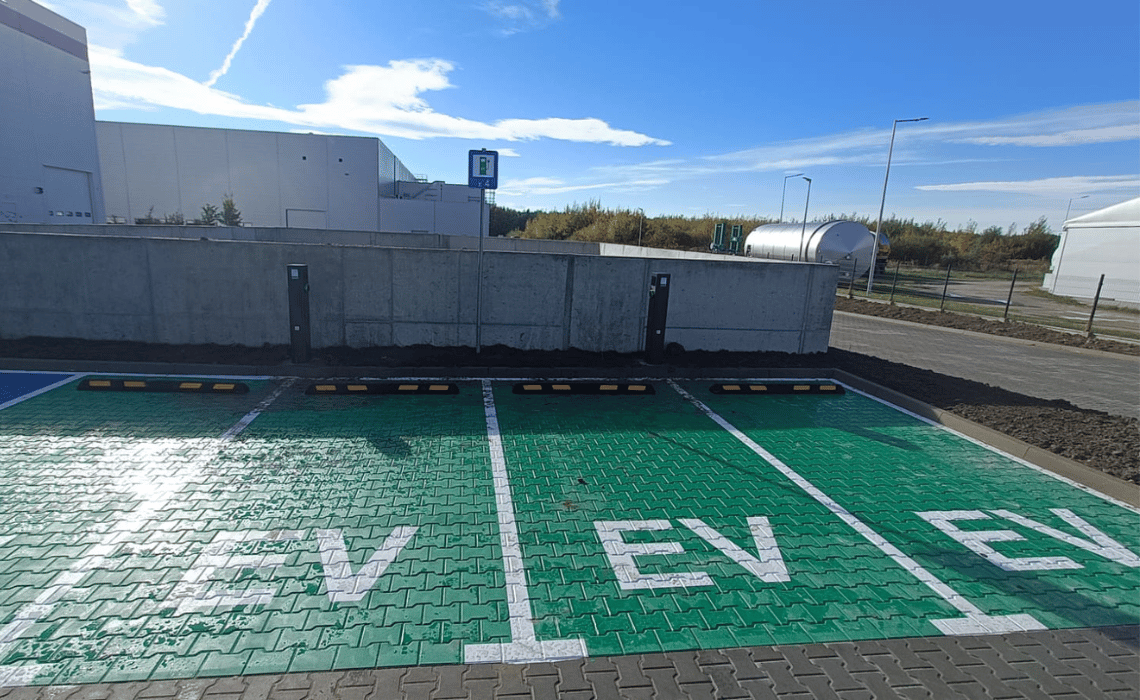 UDT i prawo budowlane – gdzie kończy się prywatnie, a zaczyna publicznie w stacjach ładowania - BLOG - Greenkick