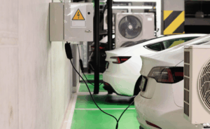 Czy ładowanie samochodu elektrycznego z gniazdka jest bezpieczne Norwegia zakazała takiego rozwiązania - BLOG - Greenkick