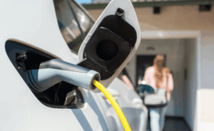 Dynamic Load Management w elektromobilności. Dlaczego warto uwzględniać zarządzanie mocą przy przyłączaniu stacji ładowania - BLOG - Greenkick